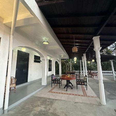 Hotel White Hill à Unawatuna Extérieur photo