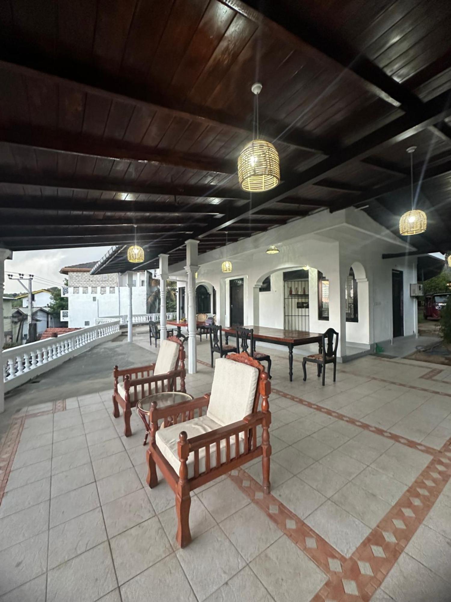 Hotel White Hill à Unawatuna Extérieur photo