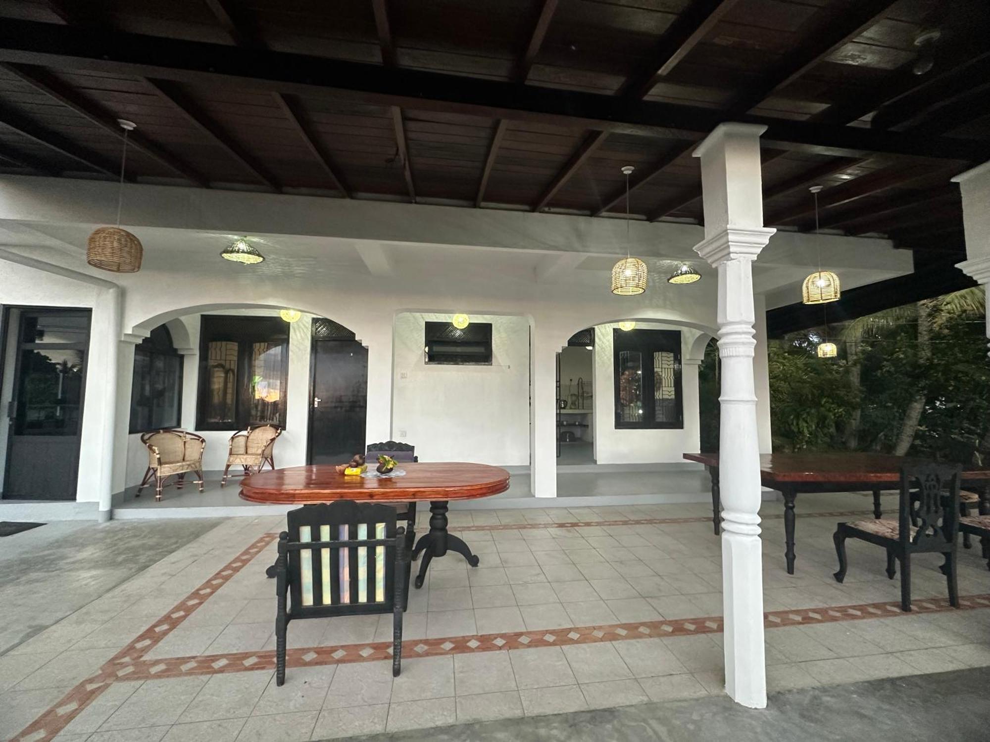 Hotel White Hill à Unawatuna Extérieur photo
