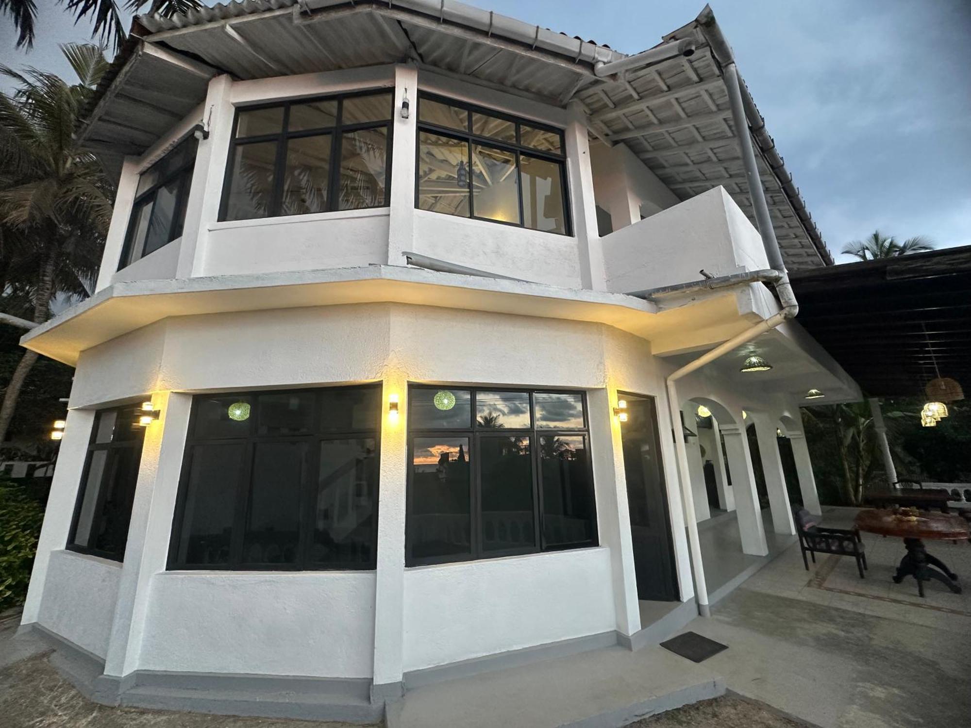 Hotel White Hill à Unawatuna Extérieur photo