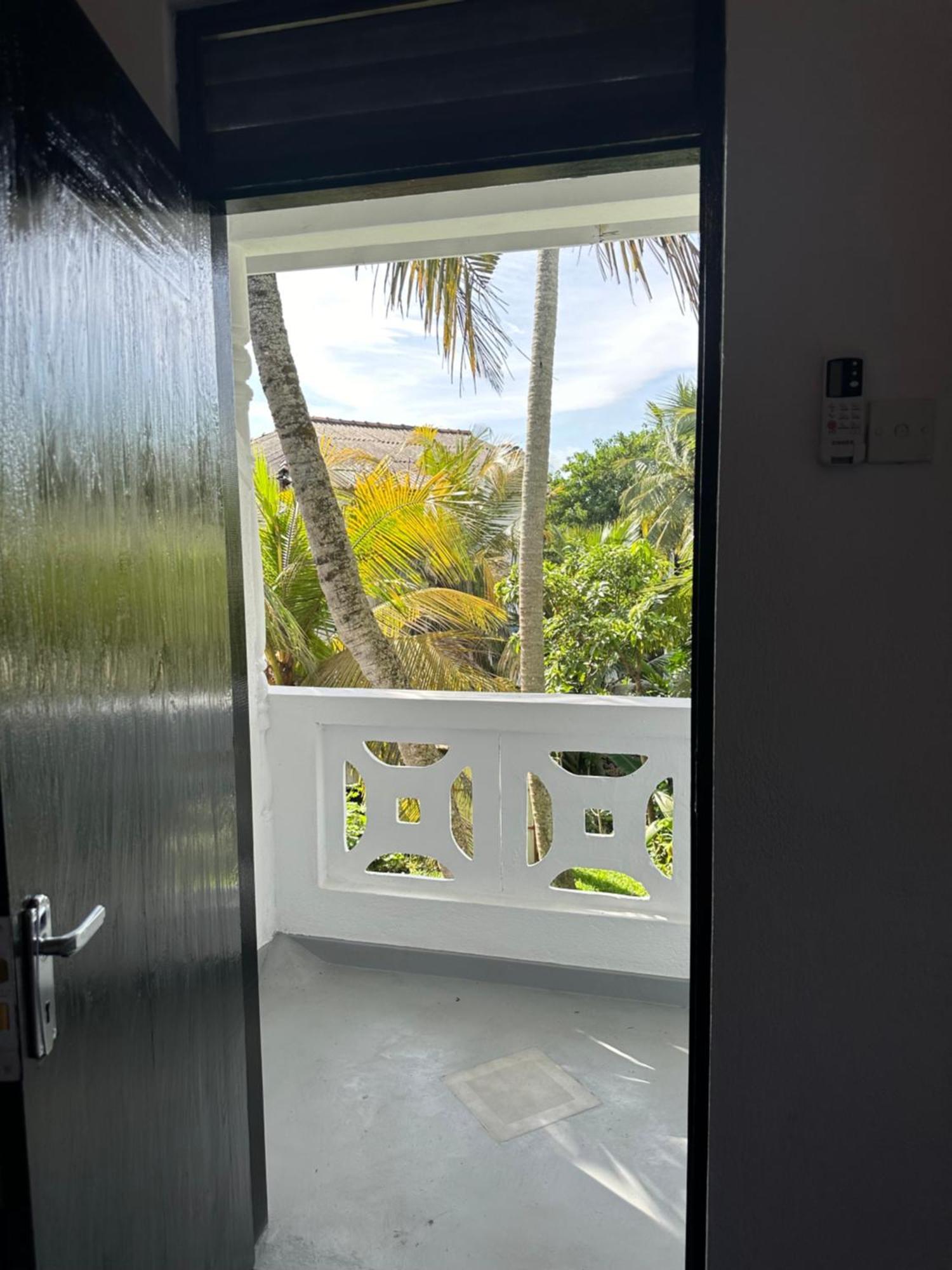 Hotel White Hill à Unawatuna Extérieur photo