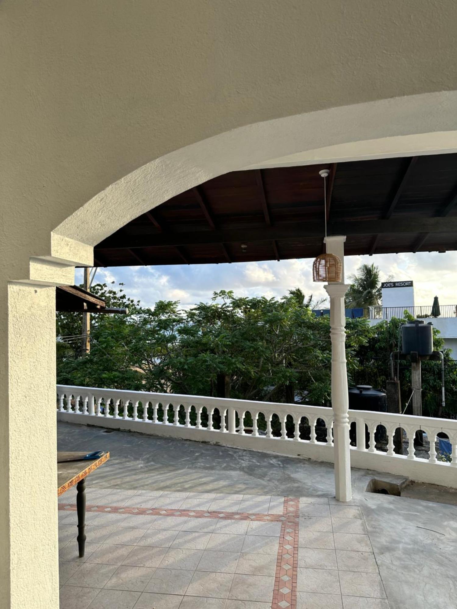 Hotel White Hill à Unawatuna Extérieur photo