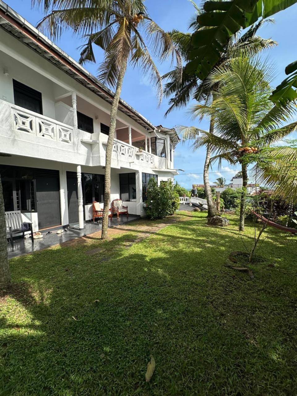 Hotel White Hill à Unawatuna Extérieur photo