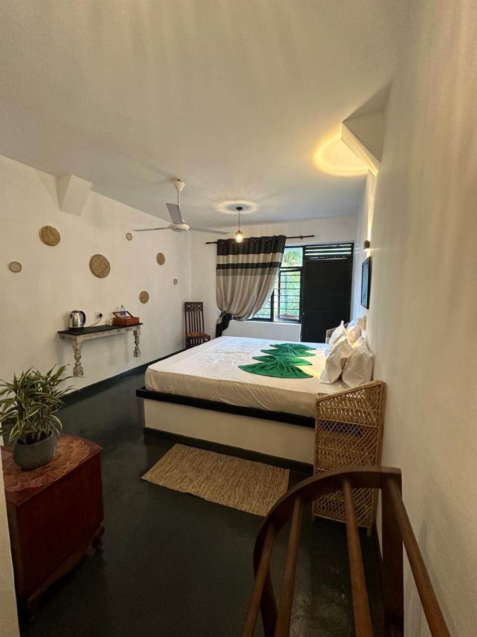 Hotel White Hill à Unawatuna Extérieur photo