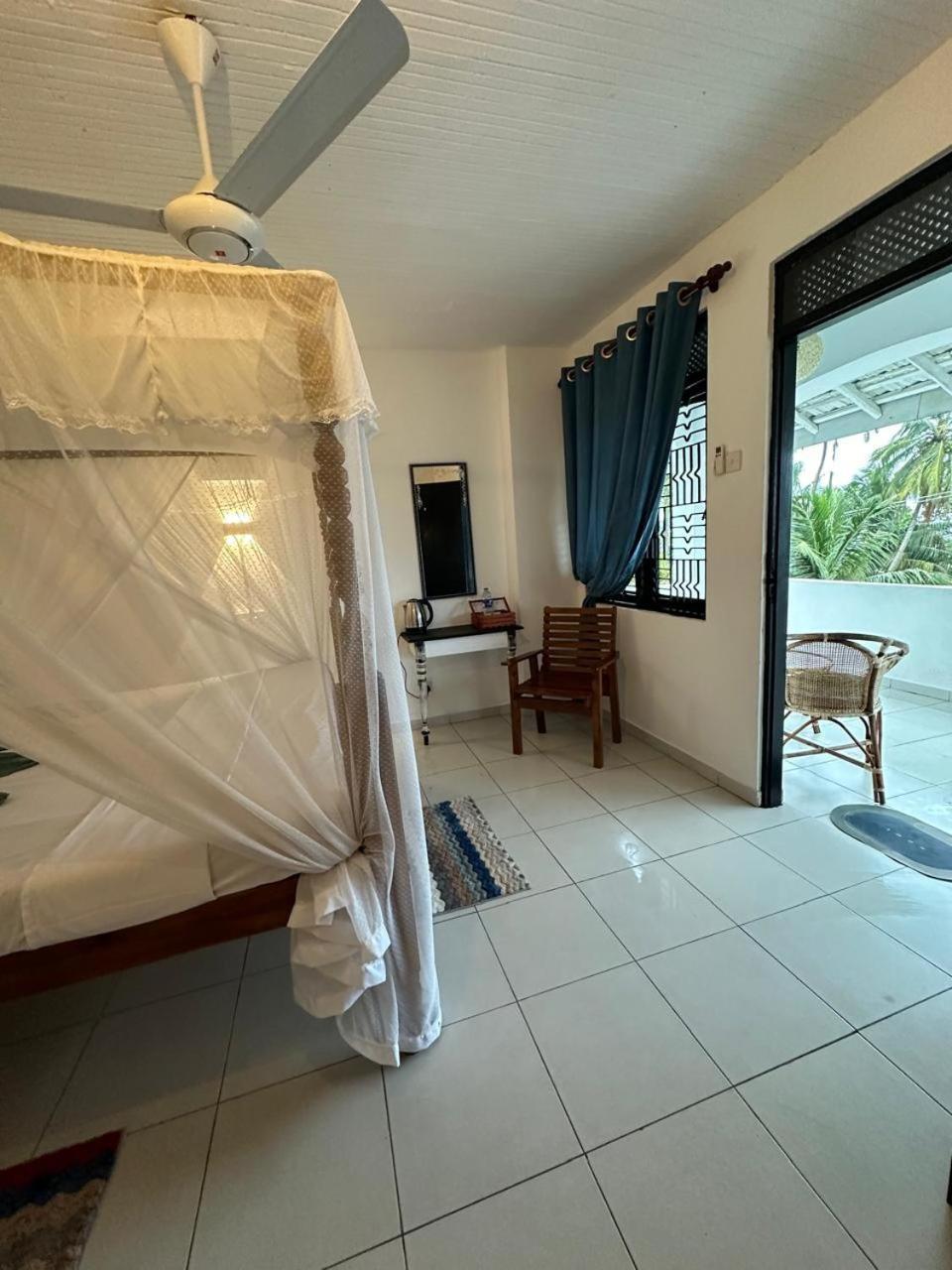Hotel White Hill à Unawatuna Extérieur photo