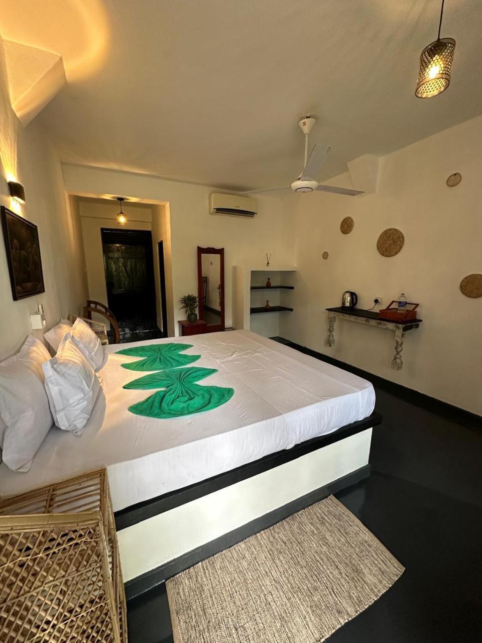 Hotel White Hill à Unawatuna Extérieur photo