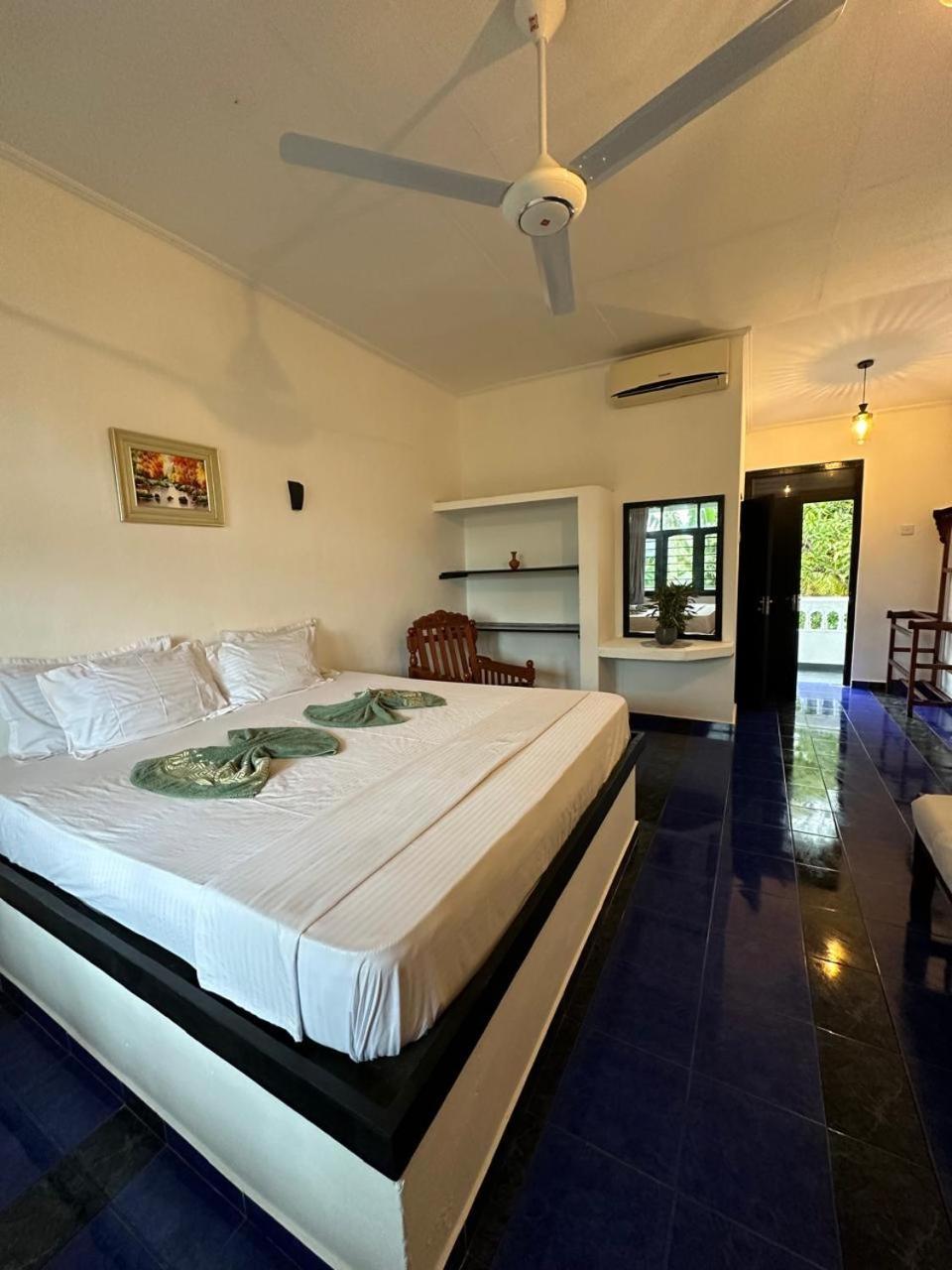 Hotel White Hill à Unawatuna Extérieur photo