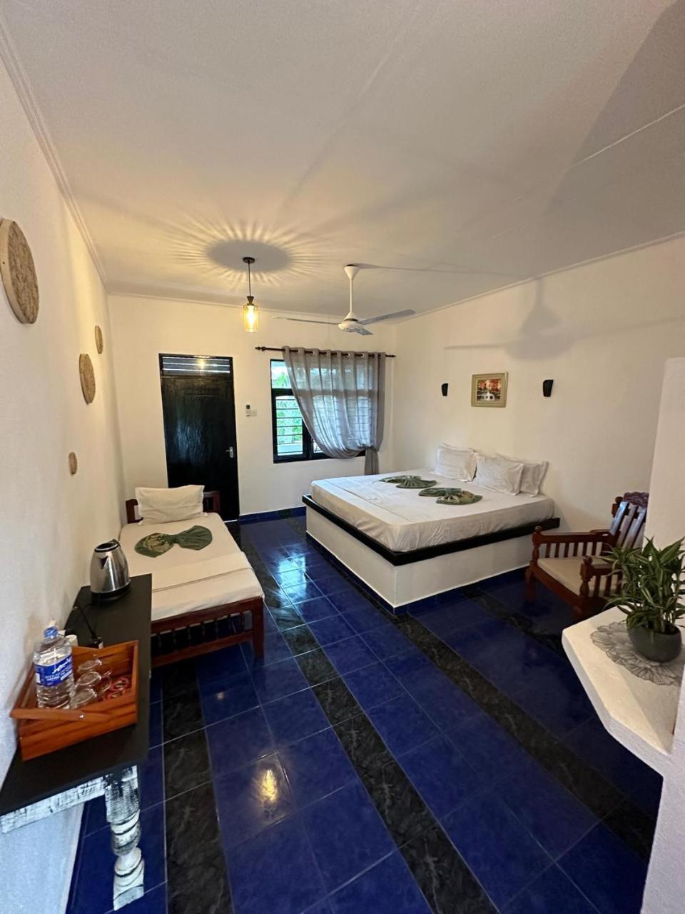 Hotel White Hill à Unawatuna Extérieur photo