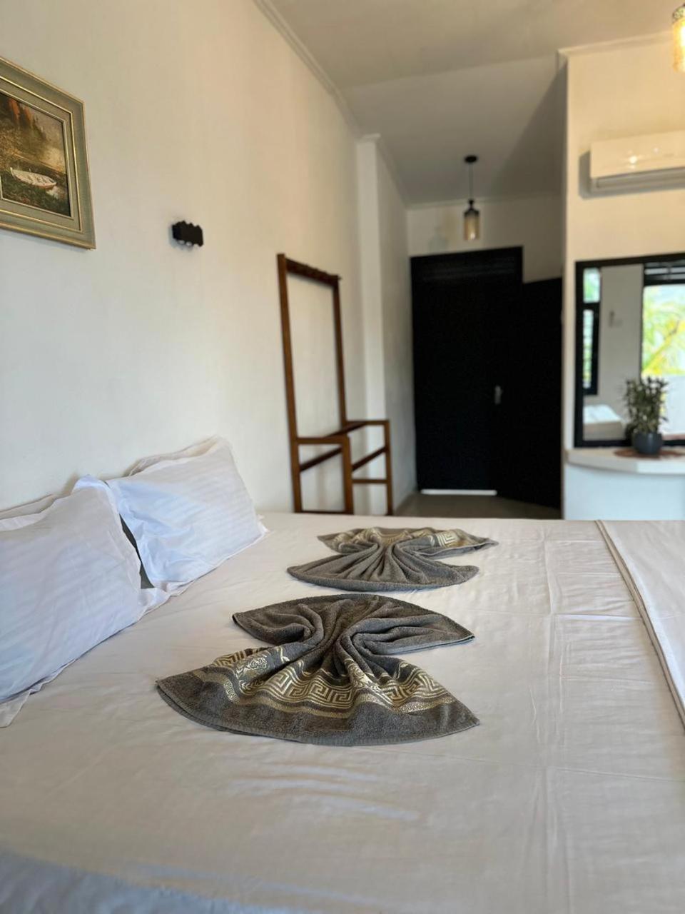 Hotel White Hill à Unawatuna Extérieur photo