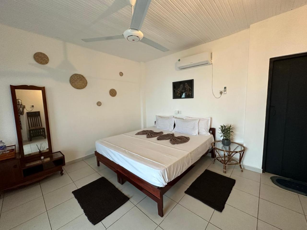 Hotel White Hill à Unawatuna Extérieur photo