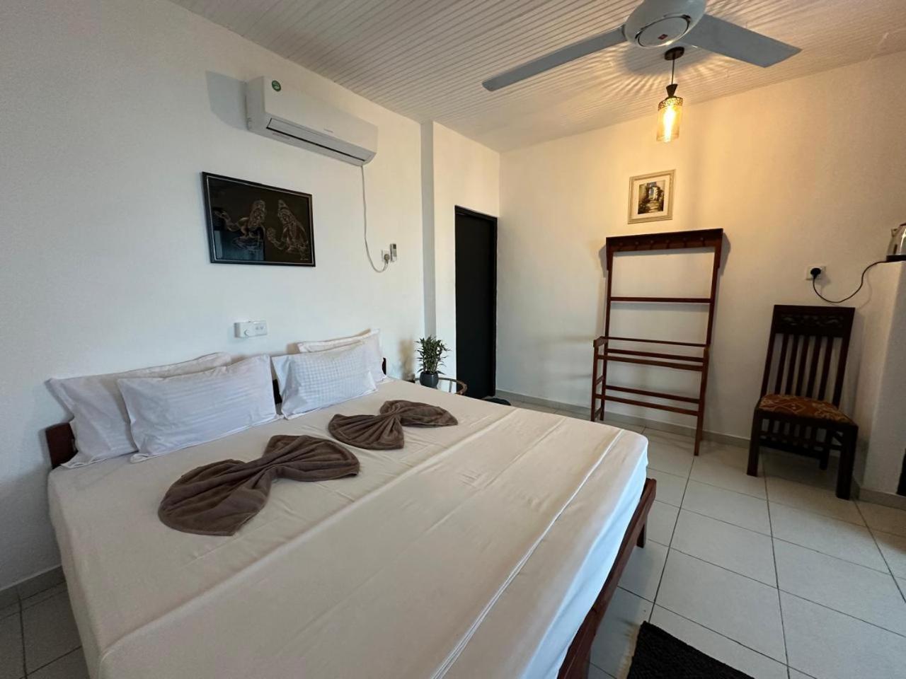 Hotel White Hill à Unawatuna Extérieur photo